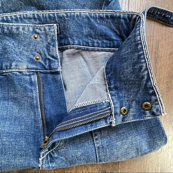 Abercrombie & Fitch Ultra High Rise Straight Jeans - size 28/6S - Picture 6 of 8